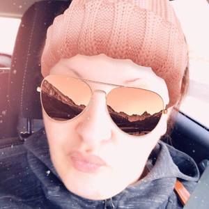 Meet your Posher, Laurie